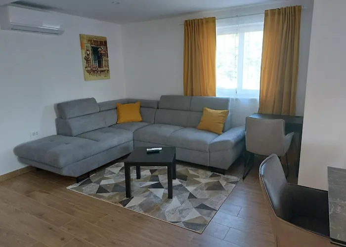 Lux Nera アパート *